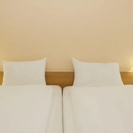 Ibis Hotel 2*