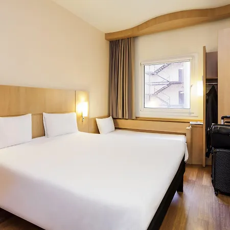 Ibis فندق سيتوبال