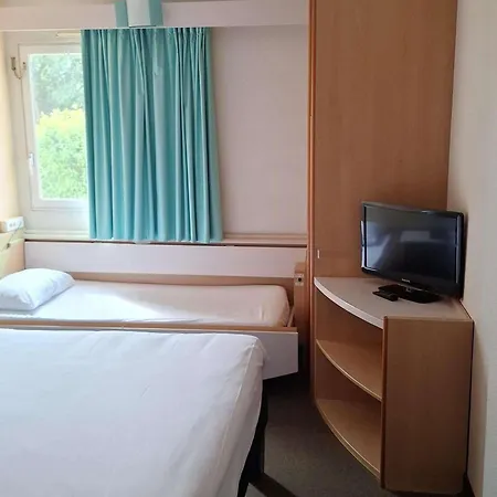 Ibis Hotell 2*
