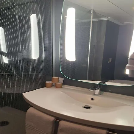 Ibis Hotel 2*