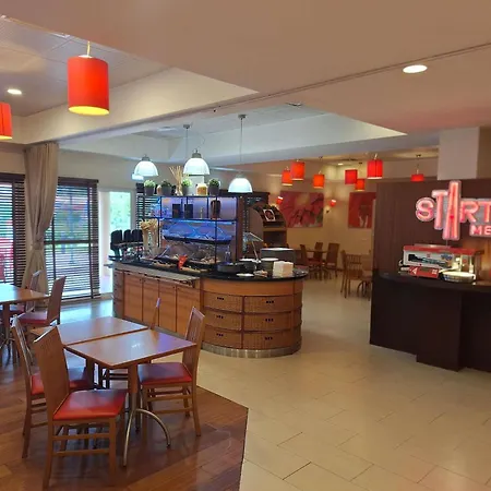 塞图巴尔宜必思酒店 酒店 塞图巴尔